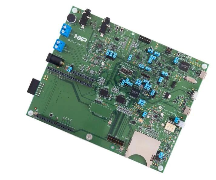 A picture of the MIMXRT685-EVK board